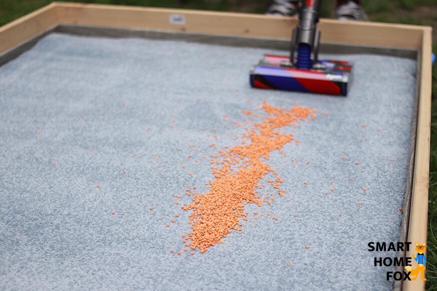 Dyson Omni-glide: Cleaning test on a long carpet